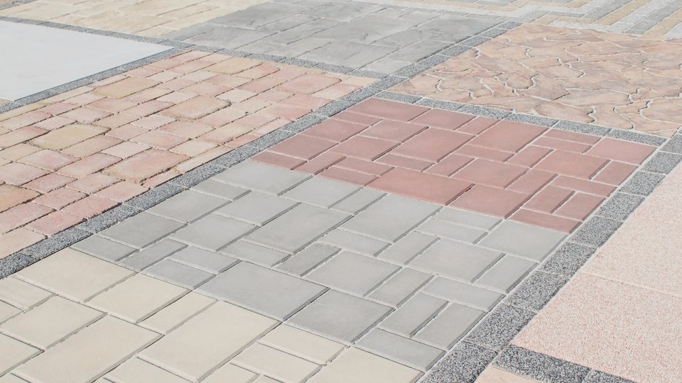 Verlegtes Pflaster mit Bandeinfassung